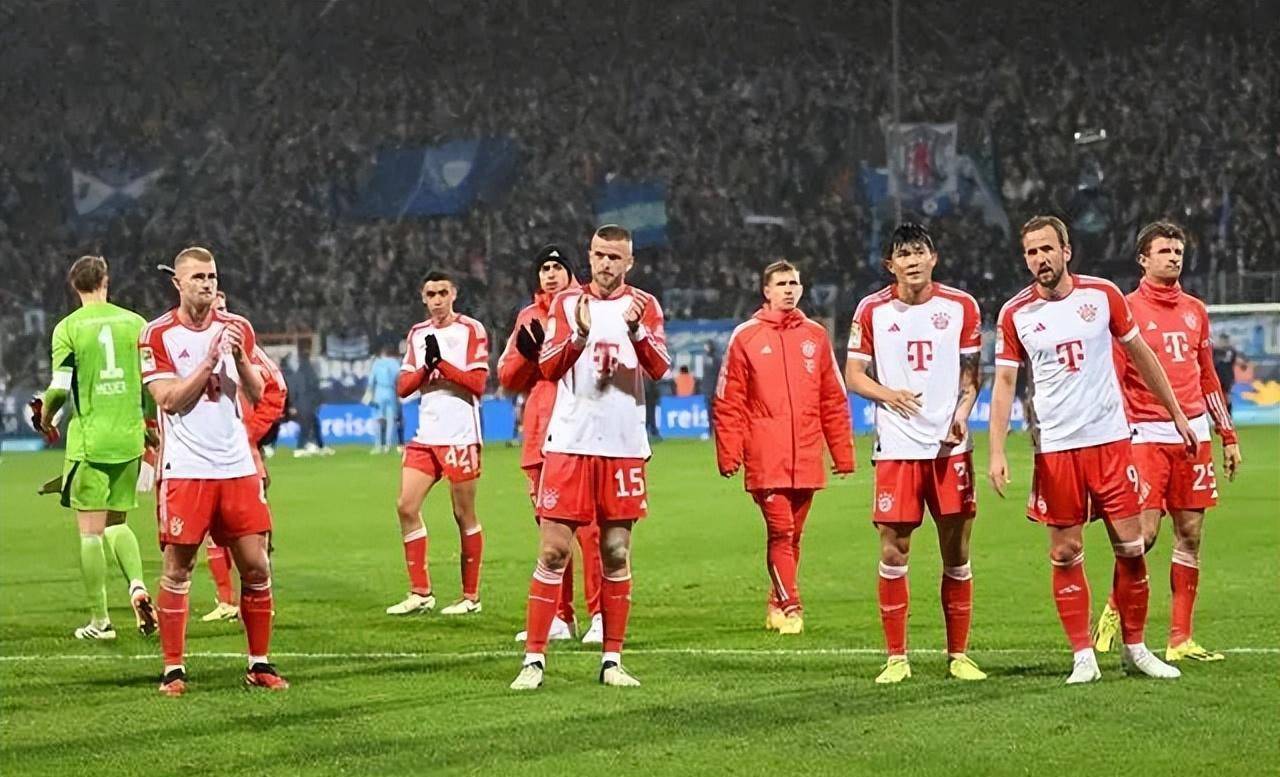 开云体育下载-theshy滑板鞋打比赛中路往脸上视频